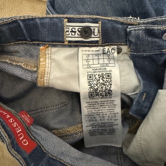 Guess Kids Boy's Size 3 Medium Wash Straight Leg Jeans w/Adjustable Waist - EUC - Picture 5 of 5